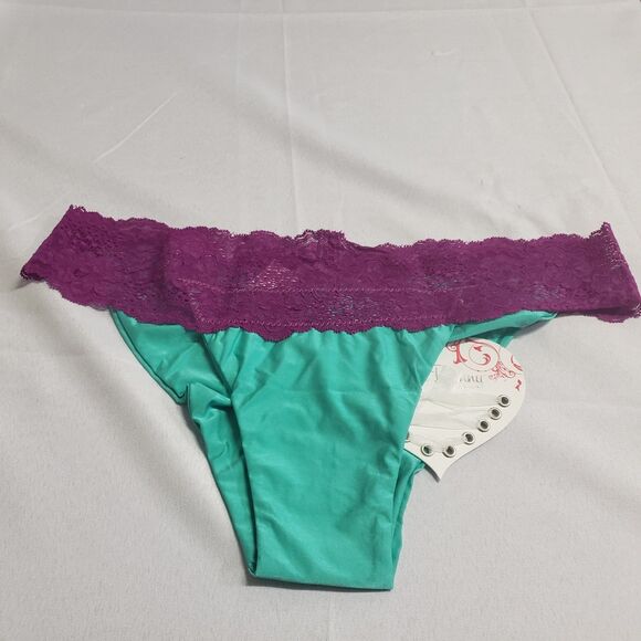 NWT Beach Bunny Lady Lace Skimpy Bikini Bottom XL NWT - Picture 3 of 7